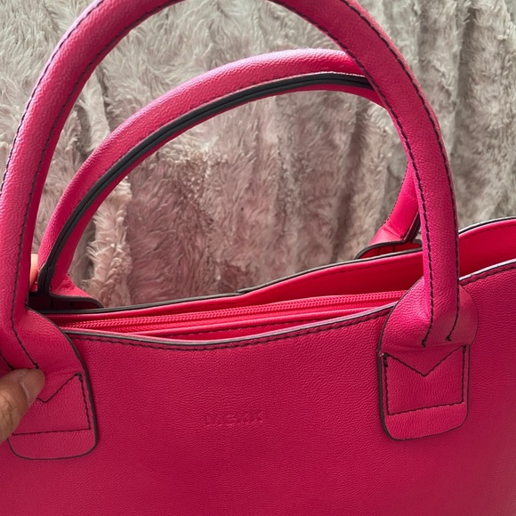 Mexx Leather Purse - Picture 2 of 3